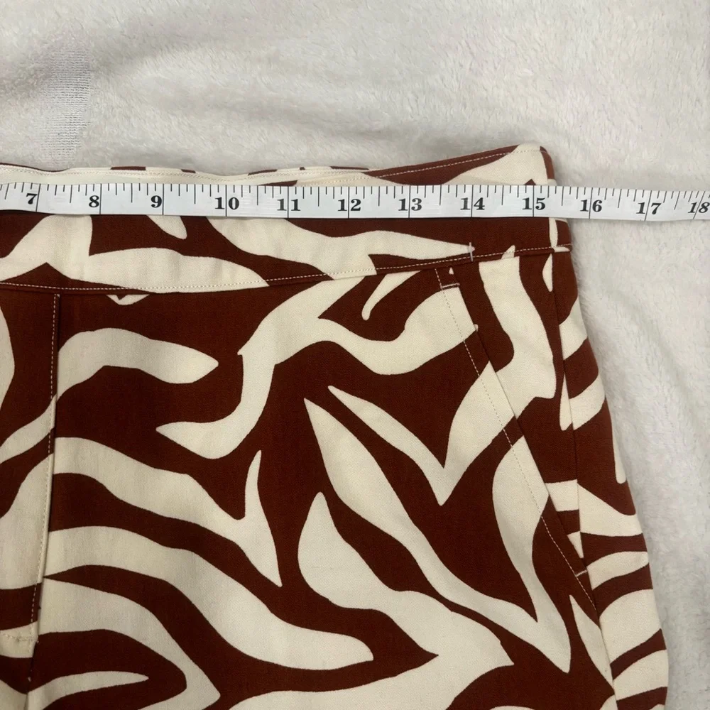 SPANX Cream and Brown Patterned Printed Pull-On Pants – Size M/M Petite - Picture 5 of 8